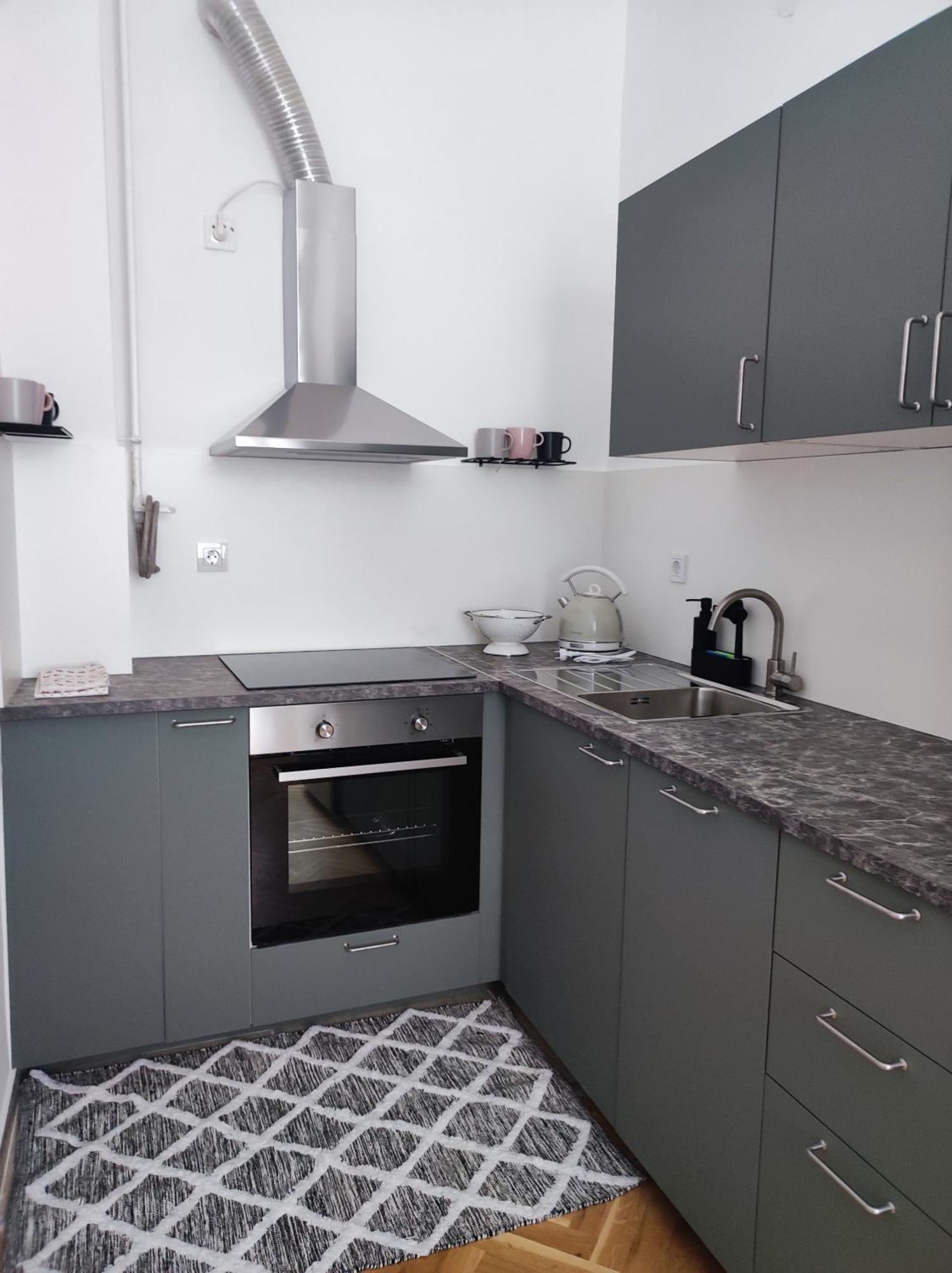 Apartment Andy ซาเกร็บ ภายนอก รูปภาพ